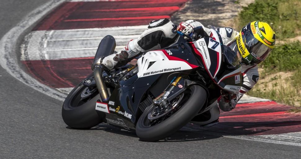 Сергей Власов на новеньком BMW S 1000 RR команды BMW Motorrika Сергей Власов на новеньком BMW S 1000 RR команды BMW Motorrika