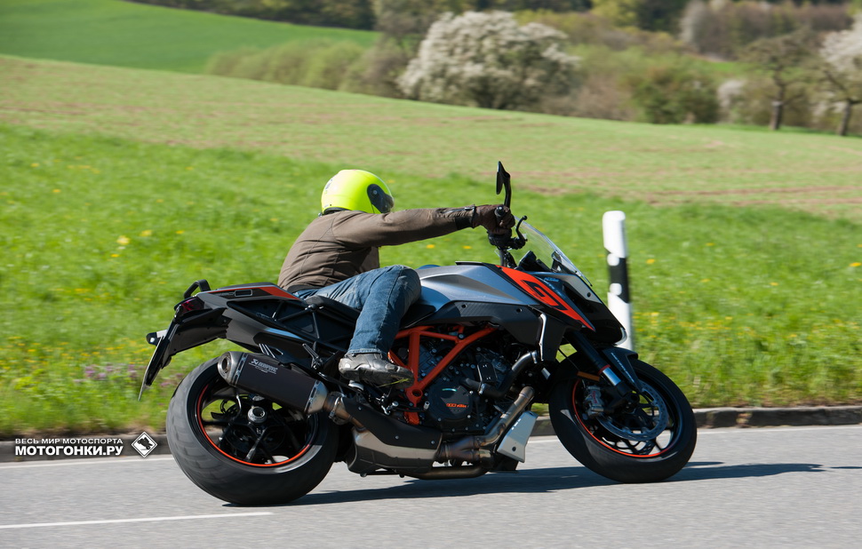 Тест-драйв KTM 1290 Super Duke GT Тест-драйв KTM 1290 Super Duke GT