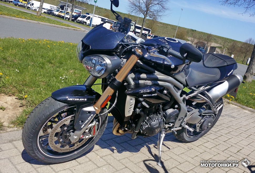 Triumph Speed Triple 1050S на тестах в Боксберге Triumph Speed Triple 1050S на тестах в Боксберге