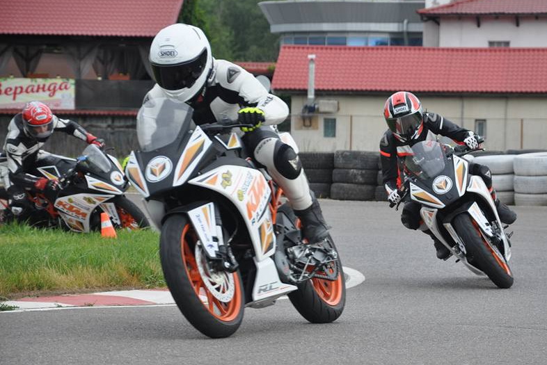 KTM RC390 - возможно, лучший на сегодняшний день мотоцикл для небольших треков KTM RC390 - возможно, лучший на сегодняшний день мотоцикл для небольших треков