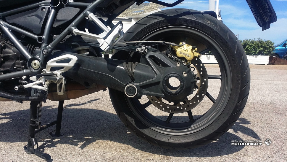 BMW R 1200 R (2016): Parallever с карданом - это офигенная мулька BMW, за которую я их обожаю BMW R 1200 R (2016): Parallever с карданом - это офигенная мулька BMW, за которую я их обожаю