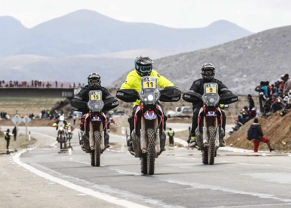 Honda Racing держит строй! Honda Racing держит строй!