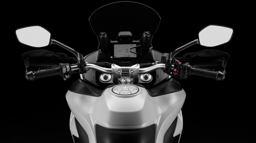 За рулем Ducati Multistrada все одинаковые - и 1200, и 950 За рулем Ducati Multistrada все одинаковые - и 1200, и 950