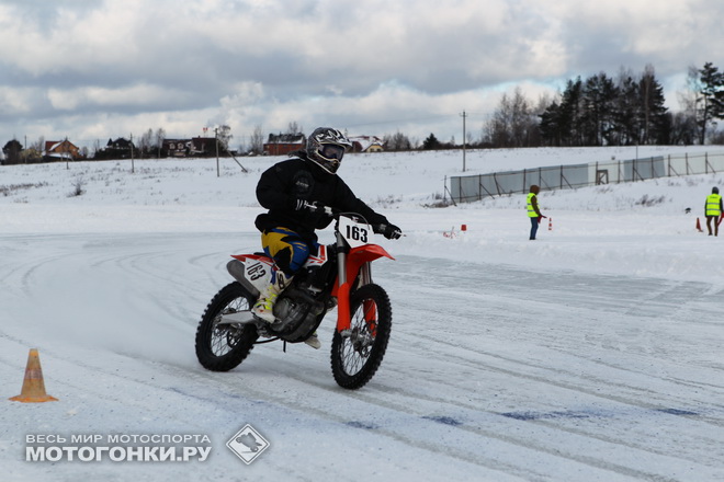 Первый отбор с отрывом выиграл Александр Скрябин из Esta Moto Club Первый отбор с отрывом выиграл Александр Скрябин из Esta Moto Club