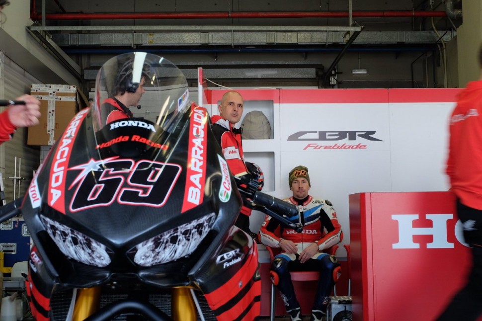 Не слишком удачный день для Honda WorldSBK в Портимао Не слишком удачный день для Honda WorldSBK в Портимао