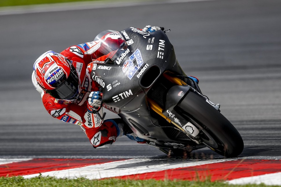 Кейси Стоунер, тест-пилот Ducati на экспериментальном GP17 в Сепанге - самый быстрый в первый день тестов! Кейси Стоунер, тест-пилот Ducati на экспериментальном GP17 в Сепанге - самый быстрый в первый день тестов!