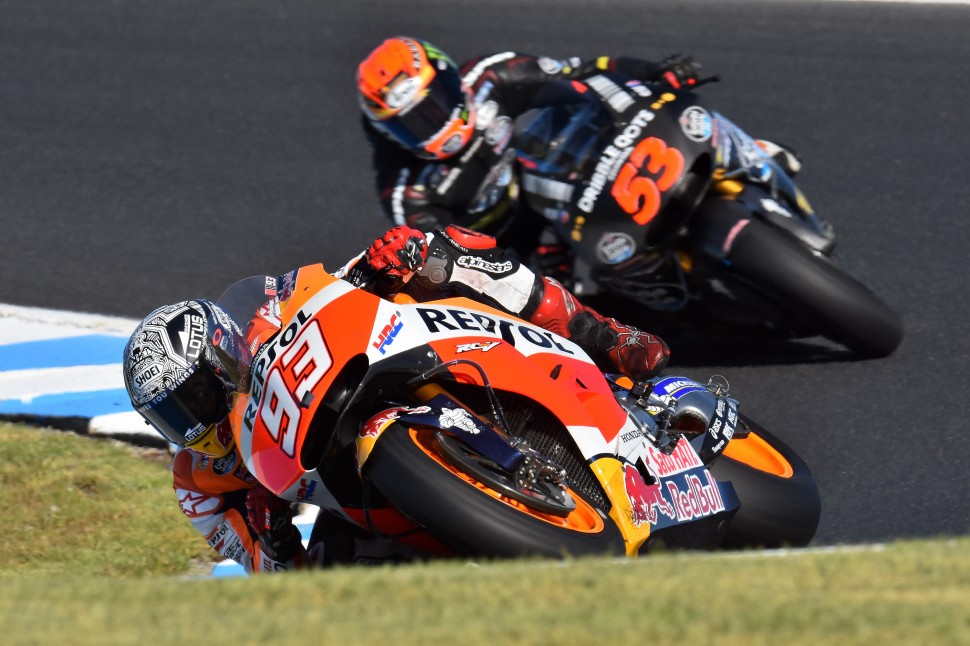 Phillip Island Circuit характеризуется значительными перепадами высот, но смена происходит плавно Phillip Island Circuit характеризуется значительными перепадами высот, но смена происходит плавно