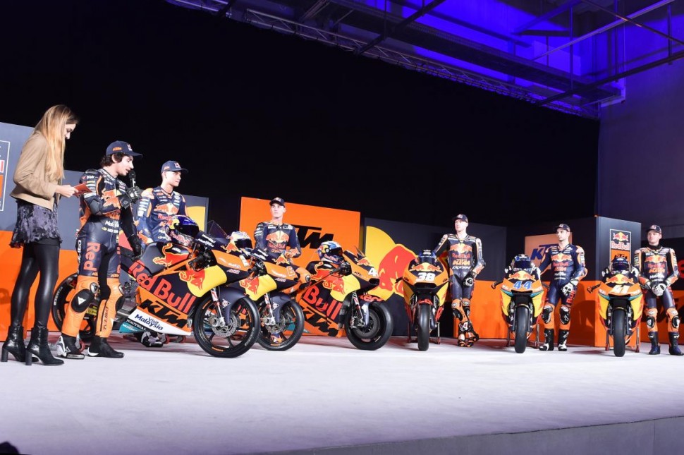 6 пилотов будут представлять KTM в чемпионате мира по Мото Гран-При официально: такого присутствия не было ни у одного завода! 6 пилотов будут представлять KTM в чемпионате мира по Мото Гран-При официально: такого присутствия не было ни у одного завода!
