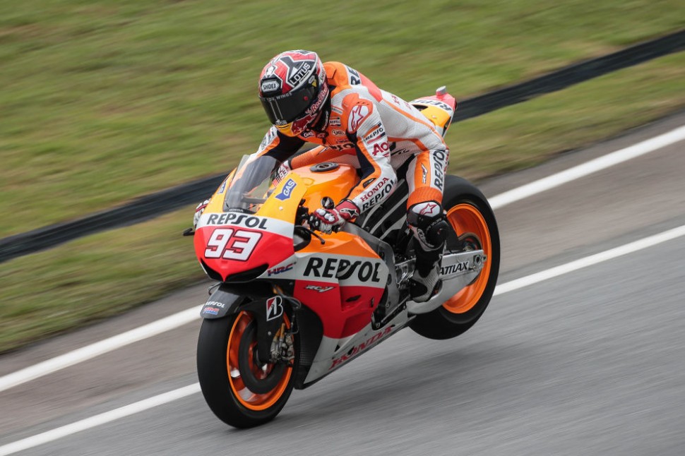 Торможение перед первым поворотом в MotoGP может выглядеть вот так Торможение перед первым поворотом в MotoGP может выглядеть вот так