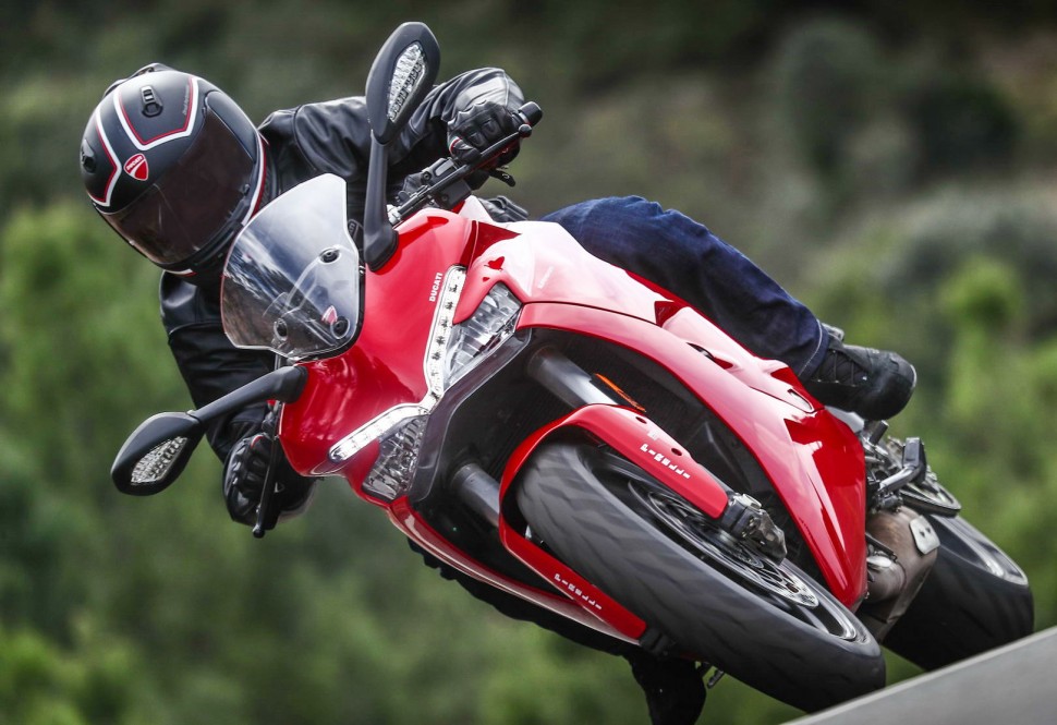 Стиль Ducati Supersport разрабатывали те же дизайнеры, что и Panigale Стиль Ducati Supersport разрабатывали те же дизайнеры, что и Panigale