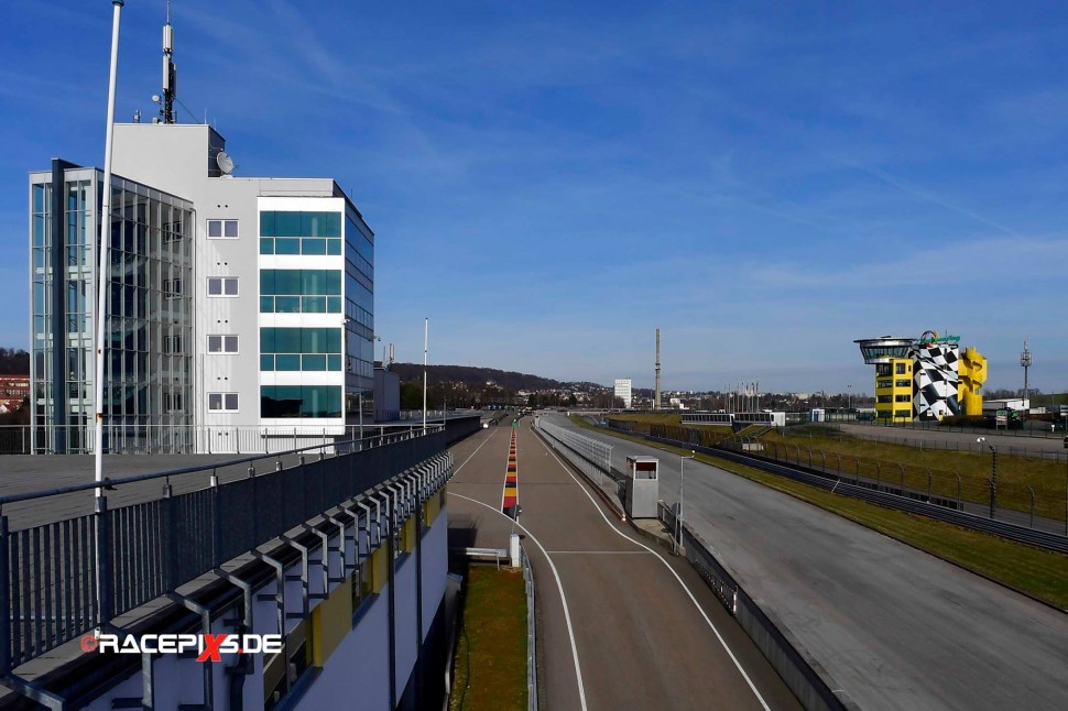 Стартовая прямая Sachsenring Circuit уже готова! Через неделю будут готовы и остальные участки Стартовая прямая Sachsenring Circuit уже готова! Через неделю будут готовы и остальные участки