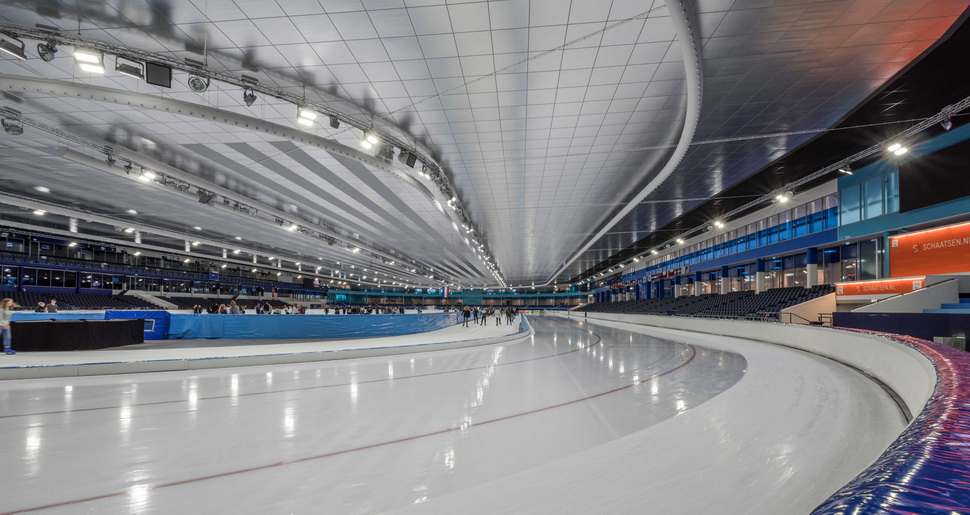 Thialf Stadion - внутри: самое современное ледовое спортивное сооружение в Европе Thialf Stadion - внутри: самое современное ледовое спортивное сооружение в Европе