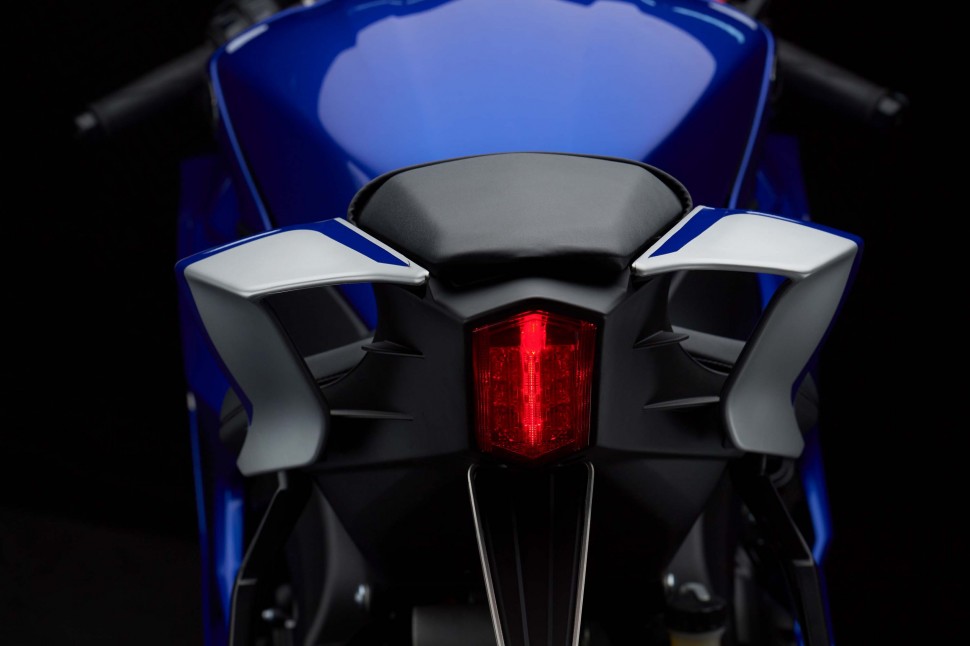 Yamaha YZF-R6 (2017) - сексуальный зад! Yamaha YZF-R6 (2017) - сексуальный зад!