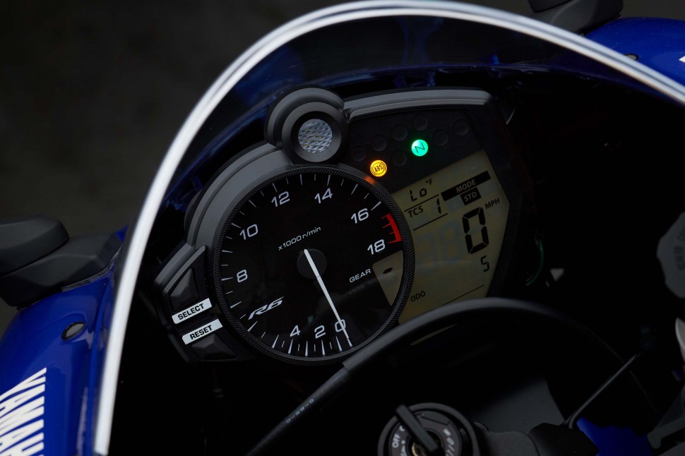 Базовая электроника - режимы и lap-timer; Racing Kit обеспечит полный набор гоночных функций Базовая электроника - режимы и lap-timer; Racing Kit обеспечит полный набор гоночных функций
