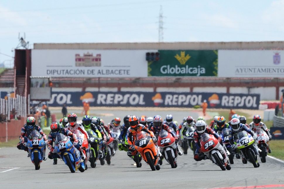 Старт первой гонки сезона CEV Moto3 в Albacete Старт первой гонки сезона CEV Moto3 в Albacete