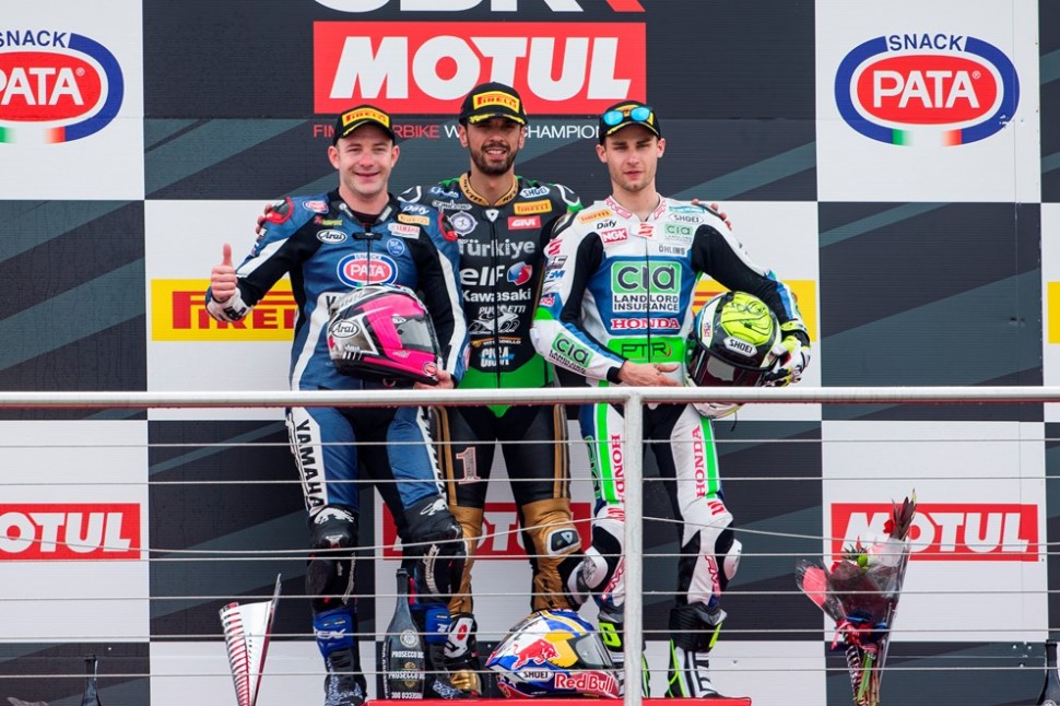На подиуме в Donington Park - основные претенденты на титул: Софуглу, Маяс и Клузель, но путь предстоит пройти еще большой На подиуме в Donington Park - основные претенденты на титул: Софуглу, Маяс и Клузель, но путь предстоит пройти еще большой