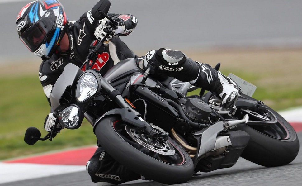 Triumph Speed Triple RS 3-го поколения: рожденный для трека Triumph Speed Triple RS 3-го поколения: рожденный для трека