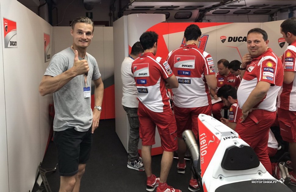 В гараже Ducati Factory MotoGP на Гран-При Италии В гараже Ducati Factory MotoGP на Гран-При Италии