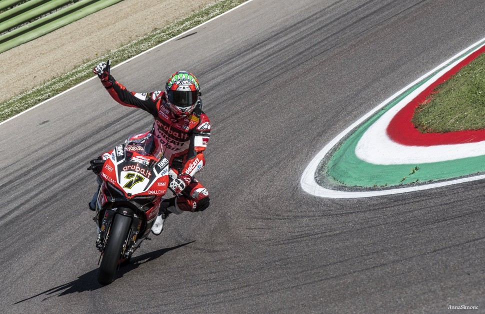 Победа в Имоле - знаковая для Девиса: это домашняя гонка для Ducati, после этого можно просить все что хочешь Победа в Имоле - знаковая для Девиса: это домашняя гонка для Ducati, после этого можно просить все что хочешь
