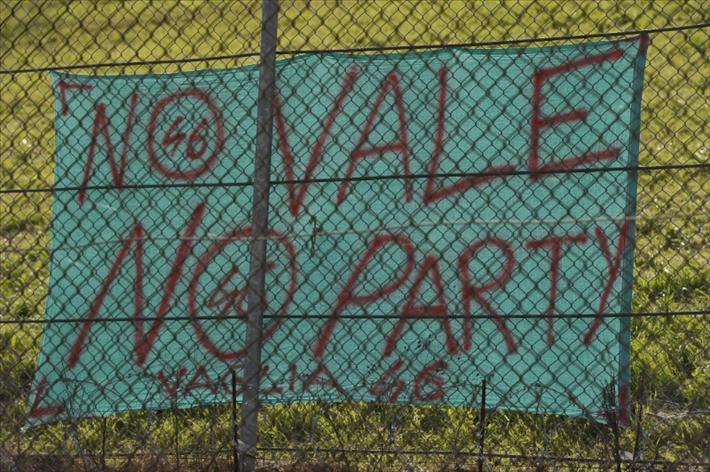 No Vale, No party! - гласили плакаты по всему Ассену No Vale, No party! - гласили плакаты по всему Ассену