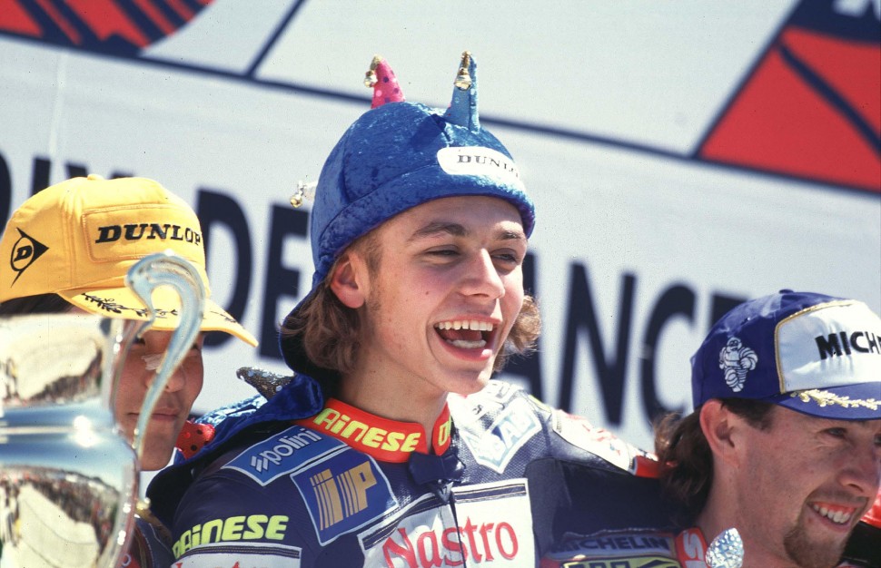 Валентино Росси заработал свой первый гонорар в 1997 году, выиграв чемпионат GP125 Валентино Росси заработал свой первый гонорар в 1997 году, выиграв чемпионат GP125