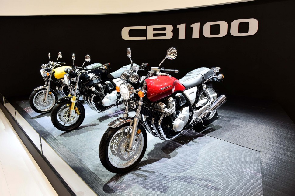 На выставке INTERMOT-2016 Honda представила сразу два варианта CB1000 - EX и RS На выставке INTERMOT-2016 Honda представила сразу два варианта CB1000 - EX и RS