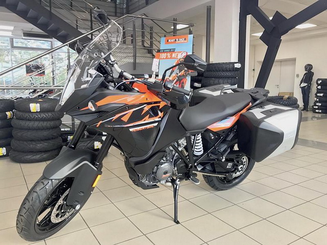KTM 1090 Adventure с оригинальными кофрами KTM 1090 Adventure с оригинальными кофрами