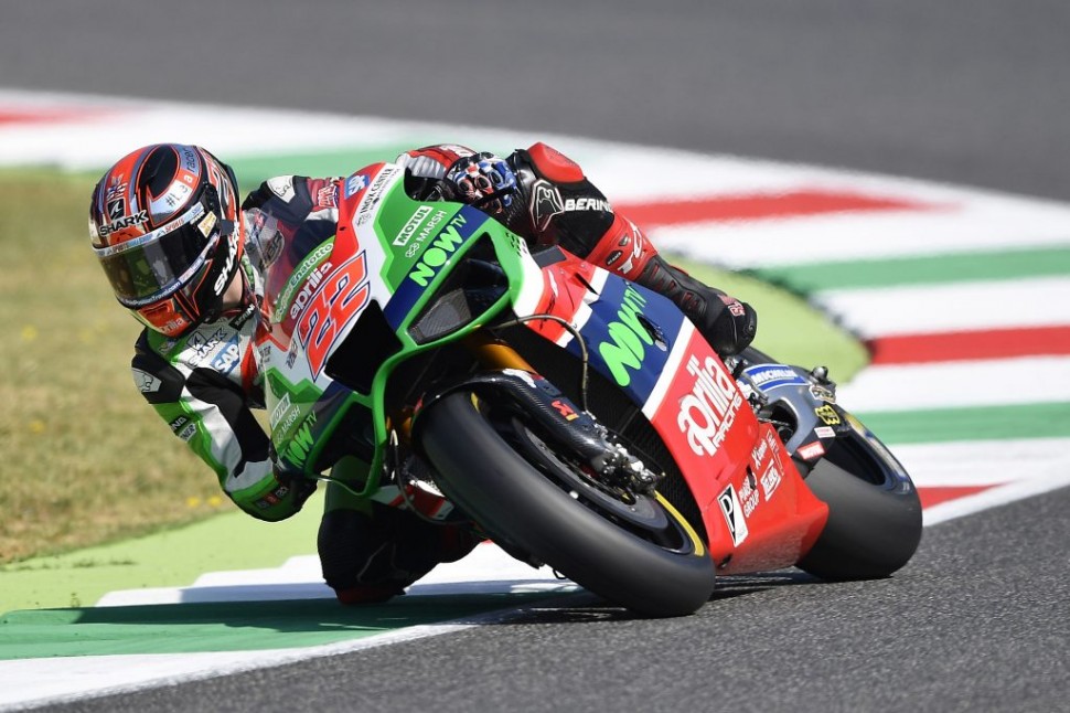 Сэм Лоус в седле заводского прототипа Aprilia RS-GP 2017 года Сэм Лоус в седле заводского прототипа Aprilia RS-GP 2017 года