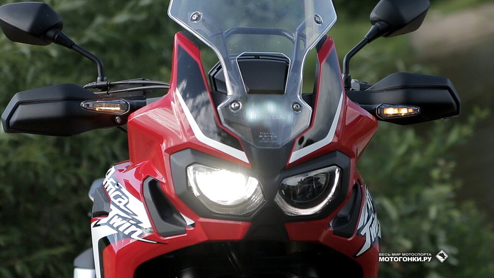 Дизайн Honda CRF1000L гораздо более агрессивный Дизайн Honda CRF1000L гораздо более агрессивный