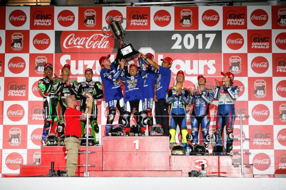 Yamaha Factory Racing: Алекс Лоус, Катсуаки Накасуга и Ван дер Марк выигрывают 40-ю Suzuka 8 Hours Yamaha Factory Racing: Алекс Лоус, Катсуаки Накасуга и Ван дер Марк выигрывают 40-ю Suzuka 8 Hours
