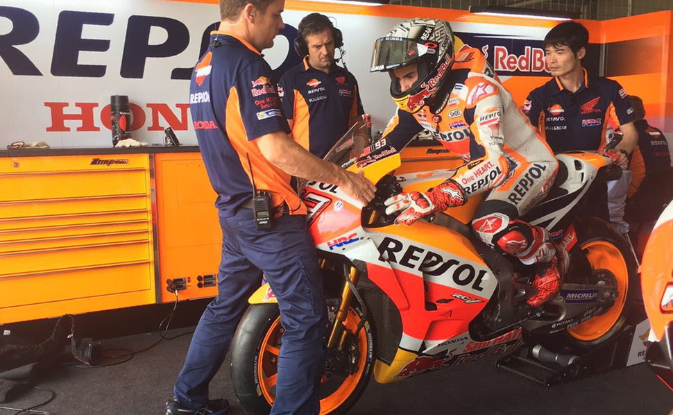 Марк МАркес вывел на трек новый Honda RC213V со скрытыми винглетами второго поколения Марк МАркес вывел на трек новый Honda RC213V со скрытыми винглетами второго поколения