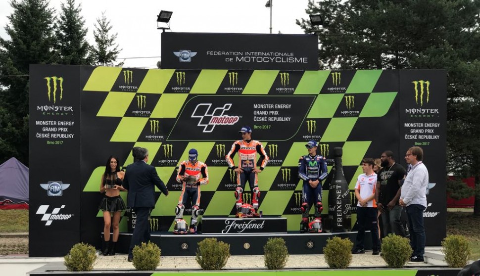 Подиум Гран-При Чехии, MotoGP: Маркес, Педроса, Виньялес Подиум Гран-При Чехии, MotoGP: Маркес, Педроса, Виньялес