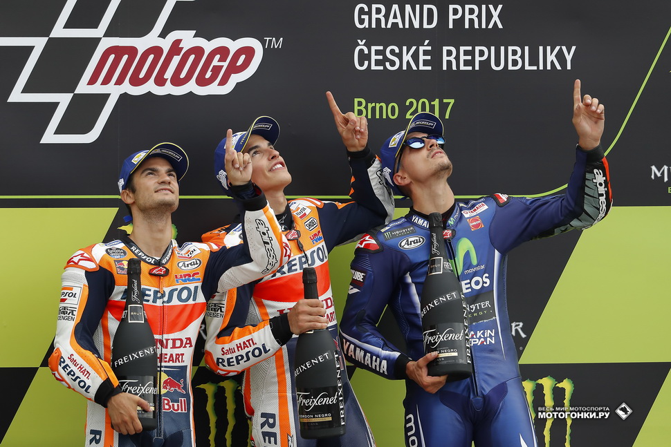 Свою победу и подиум пилоты MotoGP посвятили памяти Анхела Нието, скончавшегося в четверг Свою победу и подиум пилоты MotoGP посвятили памяти Анхела Нието, скончавшегося в четверг