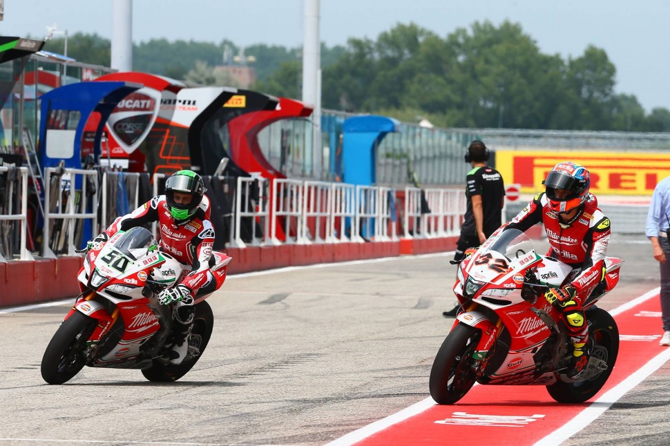 Напарники по Milwaukee Aprilia начали уикенд в Германии в TOP-5 Напарники по Milwaukee Aprilia начали уикенд в Германии в TOP-5