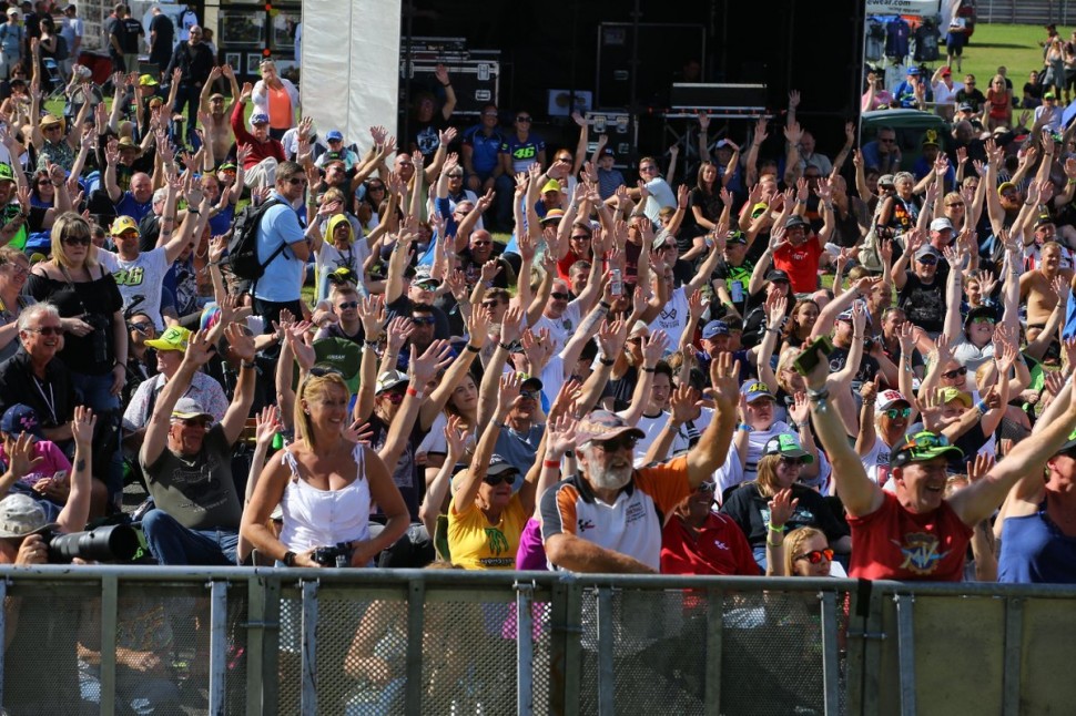 На Silverstone всегда аншлаг, особенно, на MotoGP На Silverstone всегда аншлаг, особенно, на MotoGP