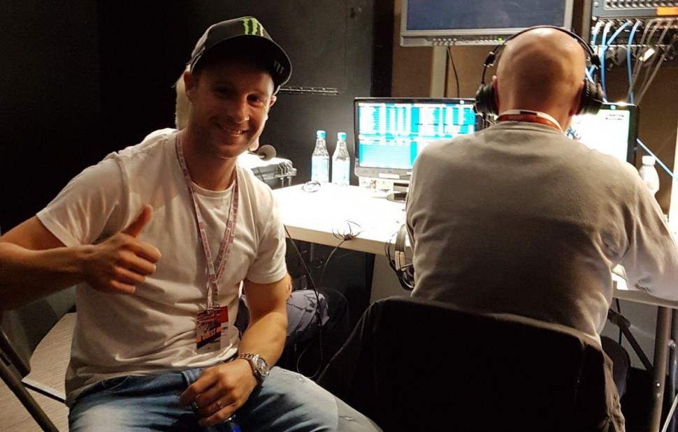 Еще одно новое амплуа: звездный комментатор BritishGP! Еще одно новое амплуа: звездный комментатор BritishGP!