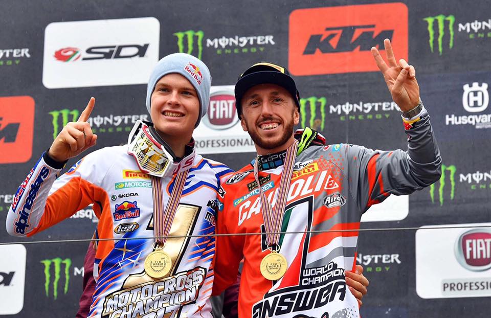 Чемпионы мира по мотокроссу 2017 года: Паульс Йонас в классе MX2 и Антонио Кайроли в MXGP Чемпионы мира по мотокроссу 2017 года: Паульс Йонас в классе MX2 и Антонио Кайроли в MXGP