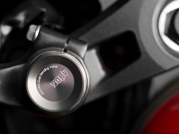 Вилка Showa Dual Bending Valve на Honda CB650F Вилка Showa Dual Bending Valve на Honda CB650F