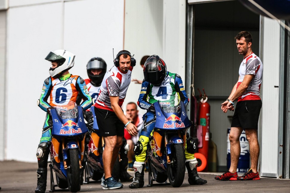 Отборочный этап MotoGP Rookies Cup в Альмерии Отборочный этап MotoGP Rookies Cup в Альмерии
