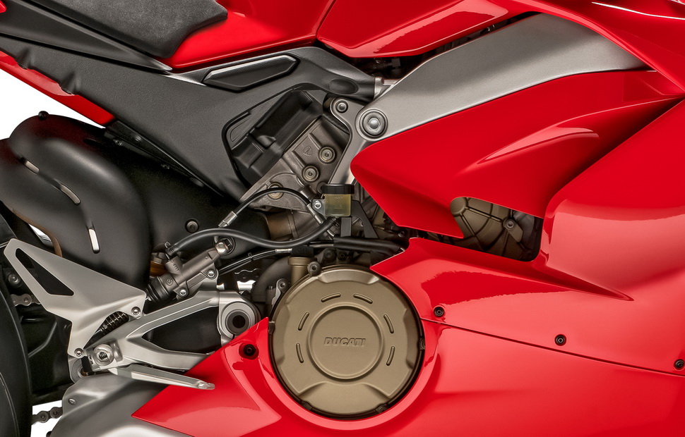 Двигатель - это и есть основная часть шасси Ducati Panigale V4 (2018) Двигатель - это и есть основная часть шасси Ducati Panigale V4 (2018)