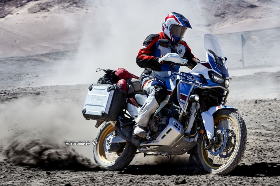 Honda CRF1000L Africa Twin Adventure Sports (2018) Honda CRF1000L Africa Twin Adventure Sports (2018)