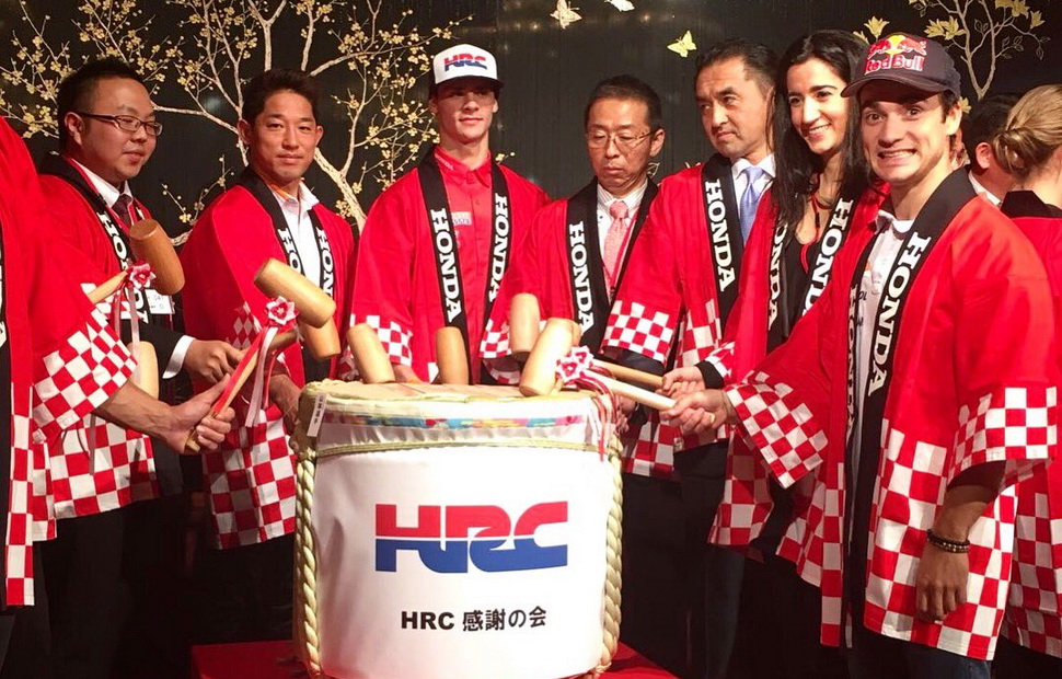 Традиционная церемония открытия Honda Thanks Day и праздничной вечеринки Honda Racing Традиционная церемония открытия Honda Thanks Day и праздничной вечеринки Honda Racing
