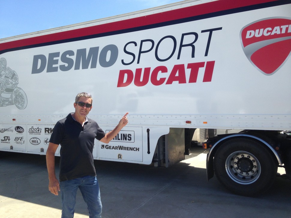 В 2015 году Трой Бейлисс запустил свою команду DesmoSport Ducati В 2015 году Трой Бейлисс запустил свою команду DesmoSport Ducati