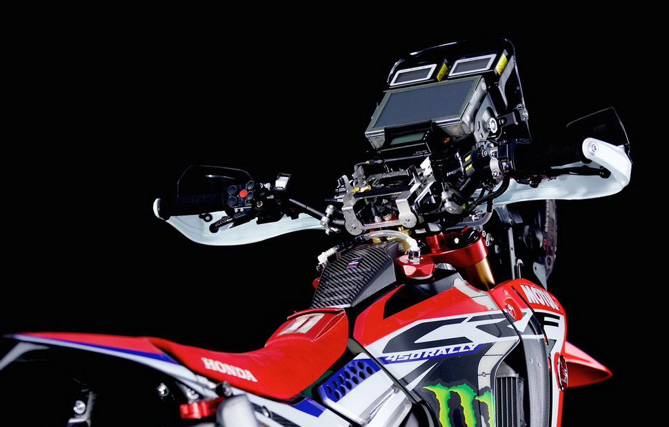Honda CRF450 Rally (2018): башня с роадбуком, навигатором, Iritrack и прочей электроникой на рулевой колонке Honda CRF450 Rally (2018): башня с роадбуком, навигатором, Iritrack и прочей электроникой на рулевой колонке