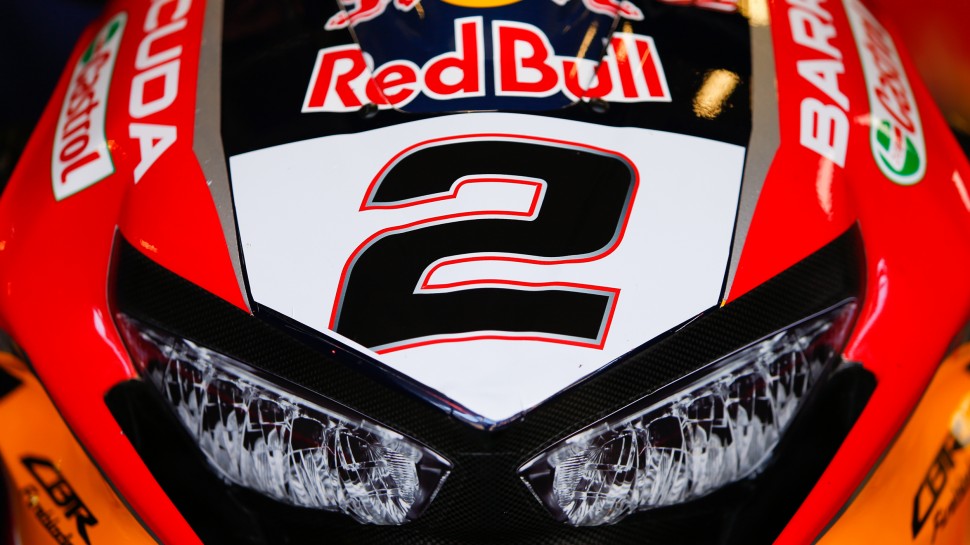 Леон Камье продолжит выступать в World Superbike под своим счастливым номером 2 Леон Камье продолжит выступать в World Superbike под своим счастливым номером 2