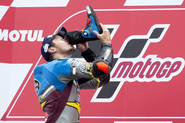 Победитель Гран-При Нидерландов по MotoGP Джек Миллер начал большой мировой флеш-моб Победитель Гран-При Нидерландов по MotoGP Джек Миллер начал большой мировой флеш-моб