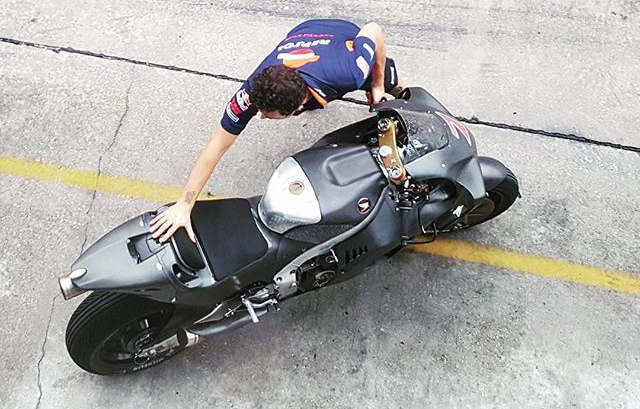 Honda RC213V Хироси Аоямы: огромные винглеты в стиле Ducati Honda RC213V Хироси Аоямы: огромные винглеты в стиле Ducati