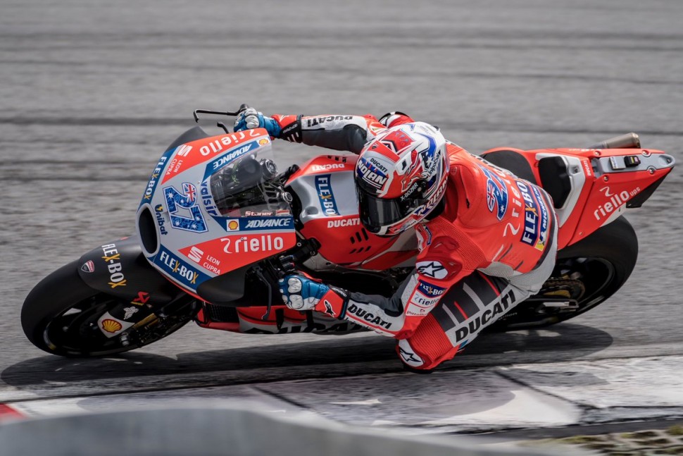 Кейси Стоунер на тестах Ducati в Сепанге Кейси Стоунер на тестах Ducati в Сепанге