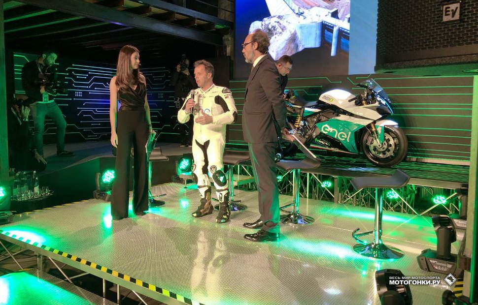 Лорис Капиросси рассказывает о своих ощущениях от езды на прототипе MotoE Лорис Капиросси рассказывает о своих ощущениях от езды на прототипе MotoE