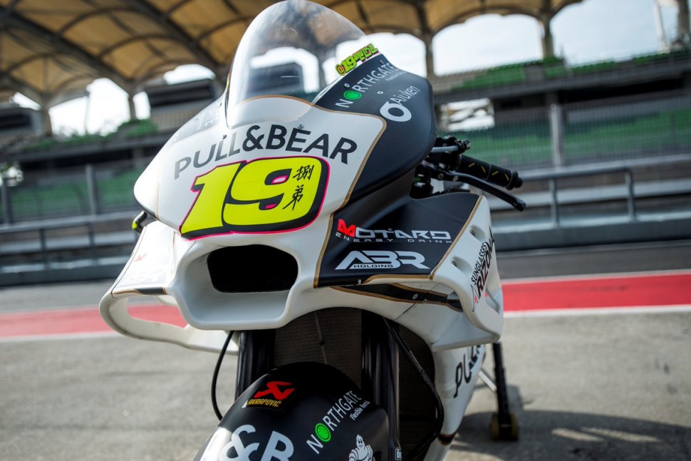 Пилоты саттелитов Ducati получили от завода комплекты аэродинамики для GP17 Пилоты саттелитов Ducati получили от завода комплекты аэродинамики для GP17